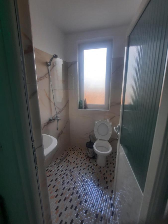 Megniar Hotel Lushnjë